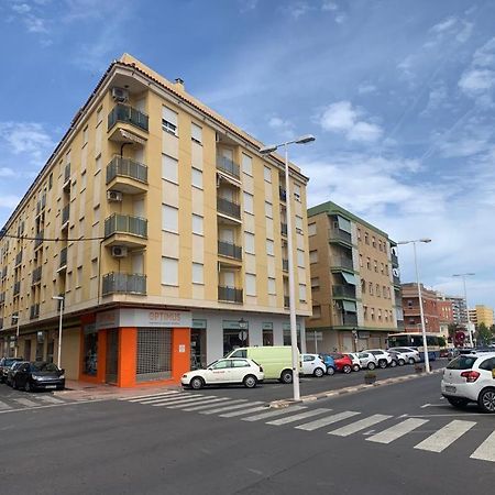 Alquilo Hermoso Apartamento En La Paradisiaca Oropesa Del Mar, 2Habitaciones, 1 Bano, Cocina, Salon, Aire Acondicionado Y Balcon A 400 Metros De La Playa Morro De Gos, Muy Cerca De Supermercados, Comercios Y Bares Bagian luar foto