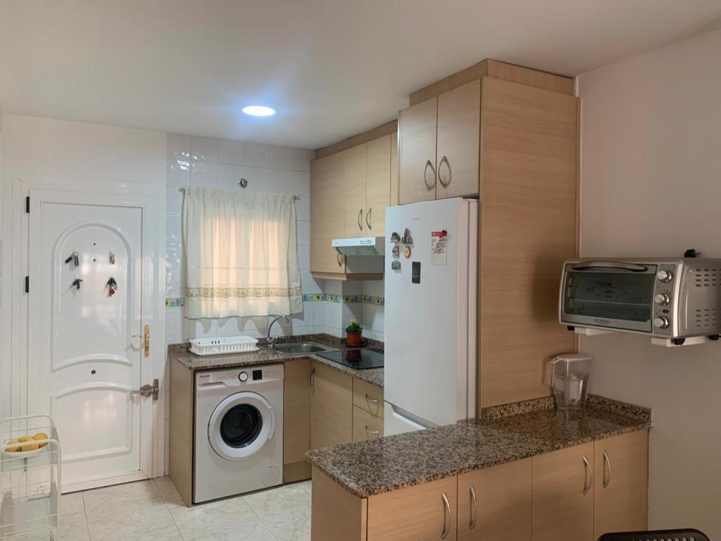 Alquilo Hermoso Apartamento En La Paradisiaca Oropesa Del Mar, 2Habitaciones, 1 Bano, Cocina, Salon, Aire Acondicionado Y Balcon A 400 Metros De La Playa Morro De Gos, Muy Cerca De Supermercados, Comercios Y Bares Bagian luar foto