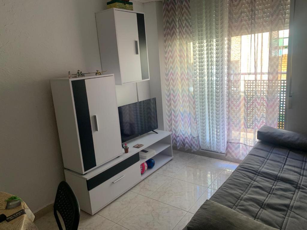 Alquilo Hermoso Apartamento En La Paradisiaca Oropesa Del Mar, 2Habitaciones, 1 Bano, Cocina, Salon, Aire Acondicionado Y Balcon A 400 Metros De La Playa Morro De Gos, Muy Cerca De Supermercados, Comercios Y Bares Bagian luar foto