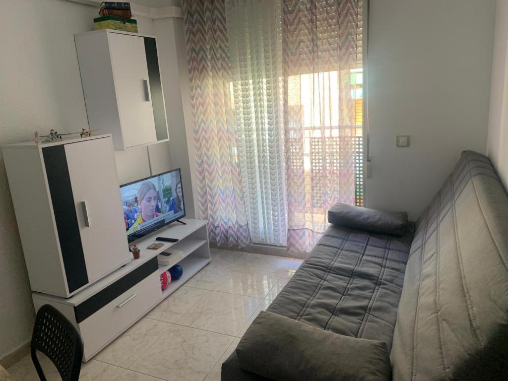 Alquilo Hermoso Apartamento En La Paradisiaca Oropesa Del Mar, 2Habitaciones, 1 Bano, Cocina, Salon, Aire Acondicionado Y Balcon A 400 Metros De La Playa Morro De Gos, Muy Cerca De Supermercados, Comercios Y Bares Bagian luar foto