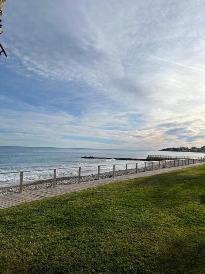 Alquilo Hermoso Apartamento En La Paradisiaca Oropesa Del Mar, 2Habitaciones, 1 Bano, Cocina, Salon, Aire Acondicionado Y Balcon A 400 Metros De La Playa Morro De Gos, Muy Cerca De Supermercados, Comercios Y Bares Bagian luar foto
